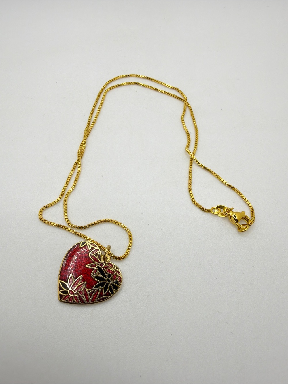 ~17" VTG heart Cloisonne pendant on brand new gold plated box chain, necklace!